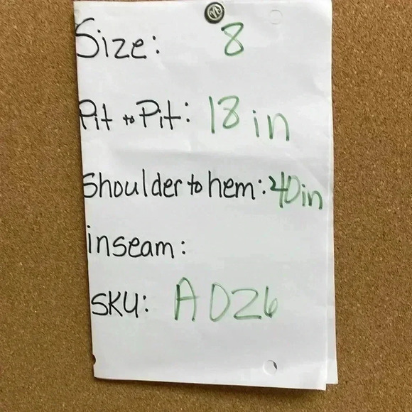 ANN TAYLOR 100% SILK black embroidered dress. Size 8 Side zip sleek & sexy date - Picture 4 of 4